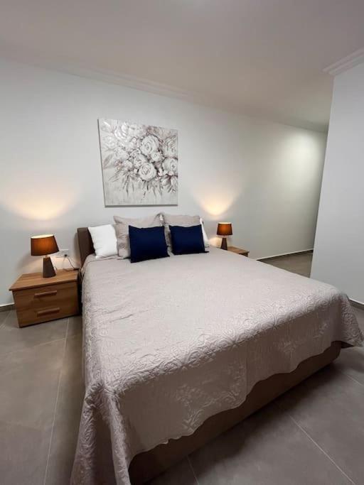 3 Bedroom Seaside Luxury Accommodation - Sleeps 8 St. Paul's Bay Esterno foto