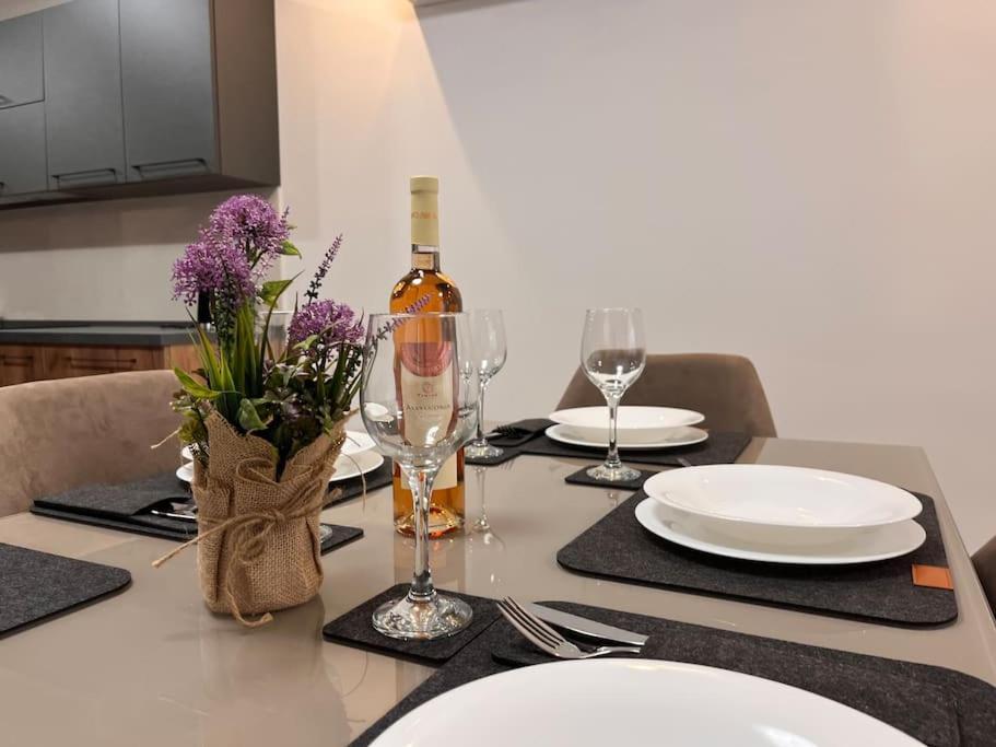 3 Bedroom Seaside Luxury Accommodation - Sleeps 8 St. Paul's Bay Esterno foto